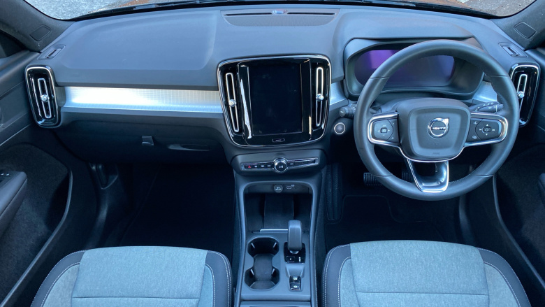 Volvo XC40 2.0 B3P Core 5dr Auto Petrol Estate